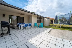 136 Elysium Dr, West Palm Beach, FL 33411 - Photo 20