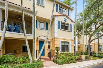 2897 S Greenleaf Circle, Boynton Beach, FL 33426 - Photo 2