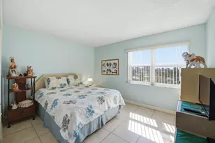 401 Golden Isles Dr, Hallandale Beach, FL 33009 - Photo 16
