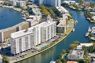 401 Golden Isles Dr, Hallandale Beach, FL 33009 - Photo 36