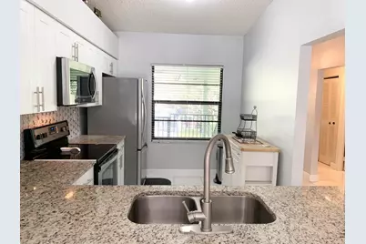 1801 Sabal Ridge Court #E, Palm Beach Gardens, FL 33418 - Photo 4