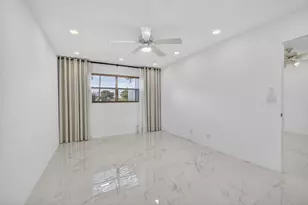 105 Lake Irene Dr, West Palm Beach, FL 33411 - Photo 16