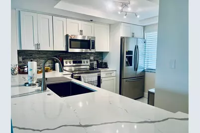 3000 Presidential Way #306, West Palm Beach, FL 33401 - Photo 4