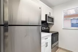 450 SW 2nd Ave, Boca Raton, FL 33432 - Photo 2