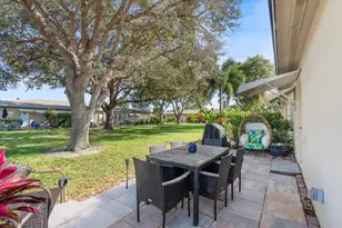 1022 Circle Dr, Delray Beach, FL 33445 - Photo 22