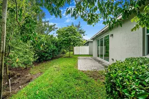 6818 Pointe of Woods Dr, West Palm Beach, FL 33413 - Photo 24
