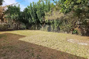 1375 26th Ave SW, Vero Beach, FL 32962 - Photo 2