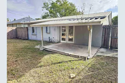 1375 26th Avenue SW, Vero Beach, FL 32962 - Photo 4