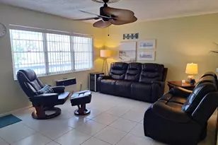 305 Andover L, West Palm Beach, FL 33417 - Photo 4