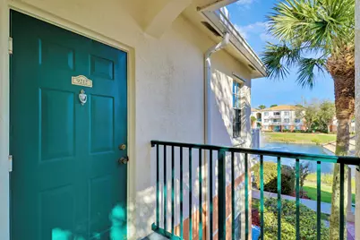 9212 W Myrtlewood Circle W, Palm Beach Gardens, FL 33418 - Photo 6