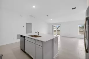 748 Carlyle Wy, Fort Pierce, FL 34947 - Photo 10