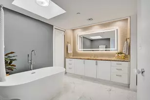 19707 Turnberry Way, Aventura, FL 33180 - Photo 16