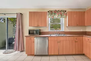 845 Imperial Lake Rd, West Palm Beach, FL 33413 - Photo 16