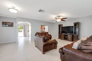 845 Imperial Lake Rd, West Palm Beach, FL 33413 - Photo 10