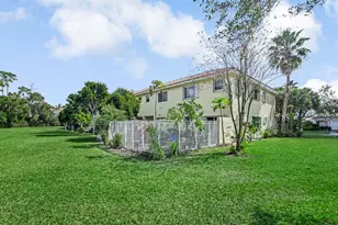 845 Imperial Lake Rd, West Palm Beach, FL 33413 - Photo 6