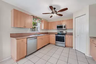 845 Imperial Lake Rd, West Palm Beach, FL 33413 - Photo 14