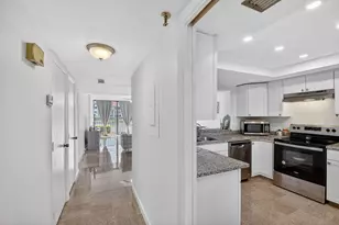 7030 Half Moon Cir, Hypoluxo, FL 33462 - Photo 8