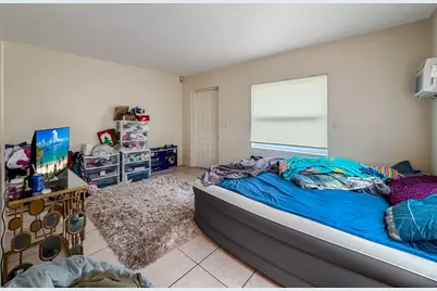 318 N Lakeside Court, West Palm Beach, FL 33407 - Photo 20