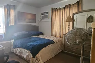 318 N Lakeside Ct, West Palm Beach, FL 33407 - Photo 14