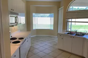 825 SW Andrews Cv St, Port Saint Lucie, FL 34986 - Photo 4