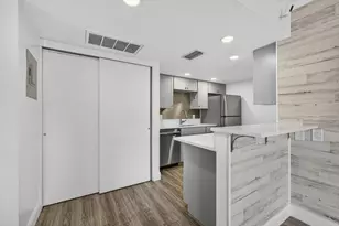 612 Executive Center Dr, West Palm Beach, FL 33401 - Photo 6