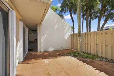 612 Executive Center Drive #3107, West Palm Beach, FL 33401 - Photo 16