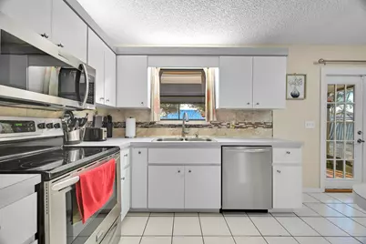 626 SW Cynthia Street, Port Saint Lucie, FL 34983 - Photo 12