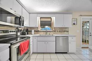 626 SW Cynthia St, Port Saint Lucie, FL 34983 - Photo 12