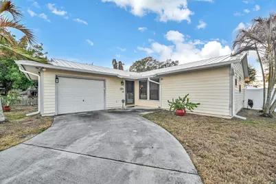 626 SW Cynthia Street, Port Saint Lucie, FL 34983 - Photo 4