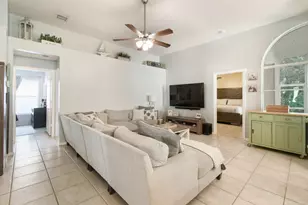 409 Woodview Cir, Palm Beach Gardens, FL 33418 - Photo 40