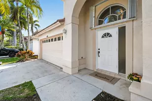 409 Woodview Cir, Palm Beach Gardens, FL 33418 - Photo 46