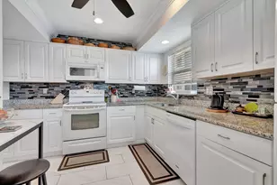 17 Colonial Club Dr, Boynton Beach, FL 33435 - Photo 16