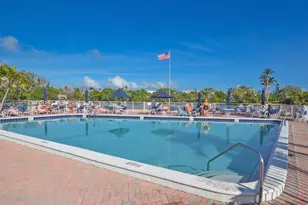 17 Colonial Club Dr, Boynton Beach, FL 33435 - Photo 36