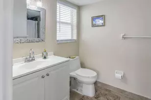 17 Colonial Club Dr, Boynton Beach, FL 33435 - Photo 28