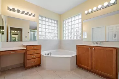 1042 Grove Park Circle, Boynton Beach, FL 33436 - Photo 10