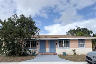 213 SE 9th St, Delray Beach, FL 33483 - Photo 1