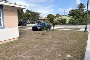 213 SE 9th St, Delray Beach, FL 33483 - Photo 14