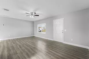 908 Landsdowne Dr, Sebastian, FL 32958 - Photo 6