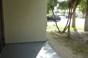 718 Executive Center Dr, West Palm Beach, FL 33401 - Photo 14