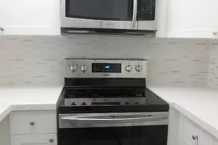 718 Executive Center Dr, West Palm Beach, FL 33401 - Photo 2