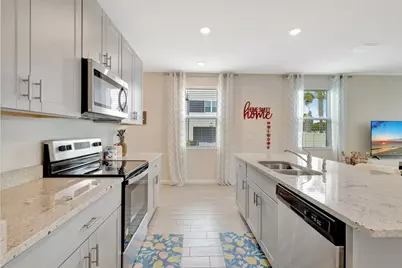 2401 SE Tarvest Way, Stuart, FL 34997 - Photo 10