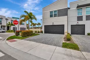 2401 SE Tarvest Wy, Stuart, FL 34997 - Photo 4