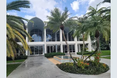 492 NW 165th St Road #C-614, Miami, FL 33169 - Photo 2