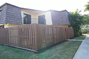 42 Springdale Cir, Palm Springs, FL 33461 - Photo 6