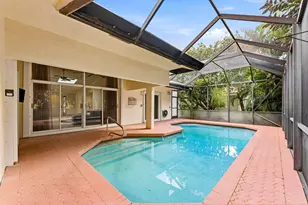 6122 Golf Villas Dr, Boynton Beach, FL 33437 - Photo 10