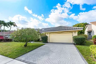 6122 Golf Villas Dr, Boynton Beach, FL 33437 - Photo 2