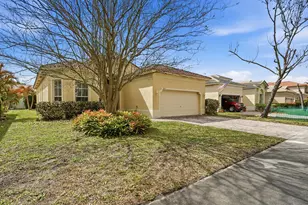 6117 Spring Lake Terrace, Fort Pierce, FL 34951 - Photo 4