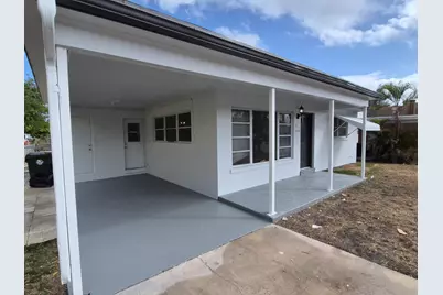 1026 N E Street, Lake Worth Beach, FL 33460 - Photo 2