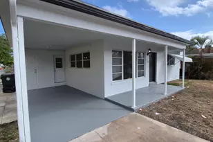 1026 N E St, Lake Worth Beach, FL 33460 - Photo 2