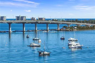 933 NE Sandalwood Pl, Jensen Beach, FL 34957 - Photo 40